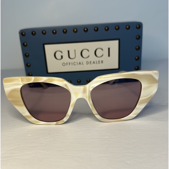 💯- New-Gucci Silver White ivory 0641 Crystal Cat Eye Runway Gg0641 Sunglass… - Picture 6 of 15